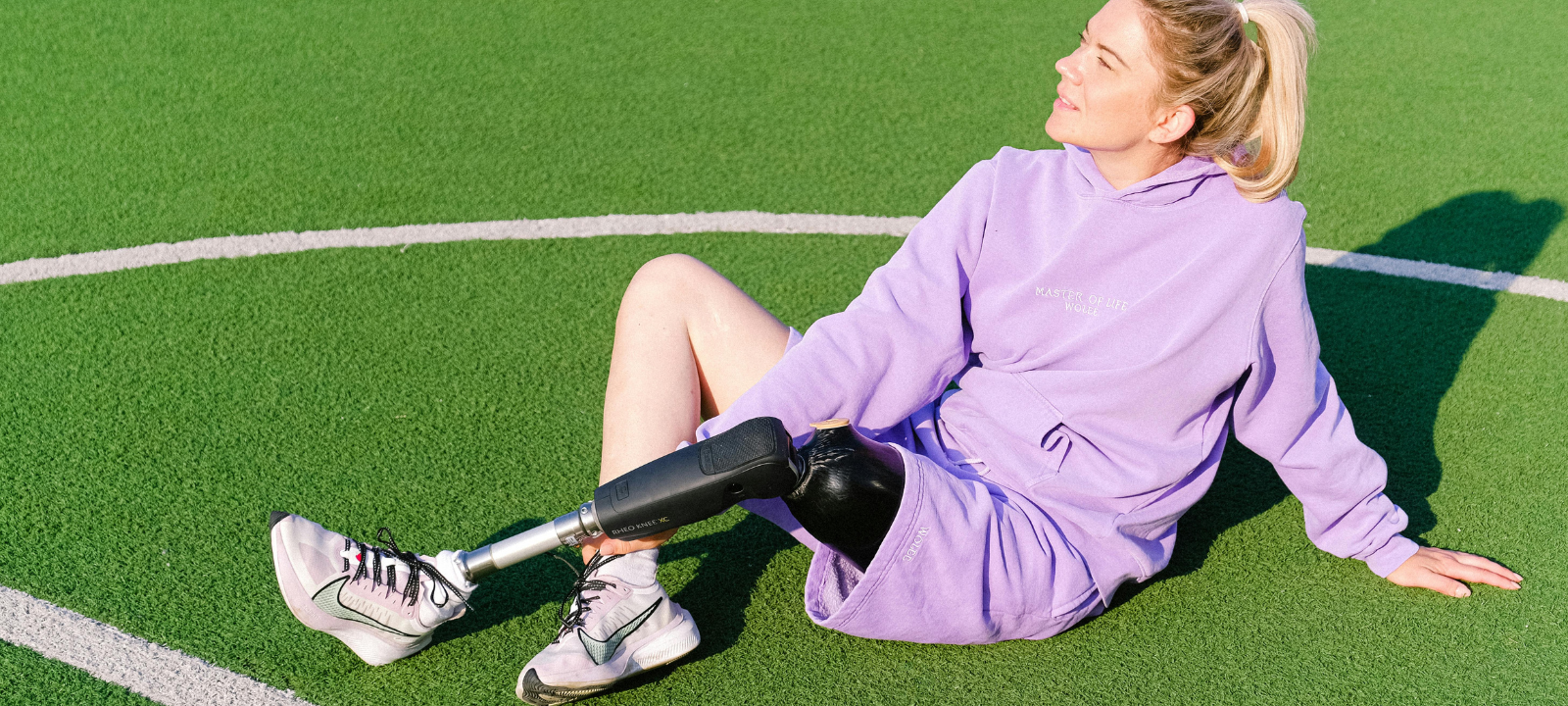 Ein Jogger mit Sportprothese